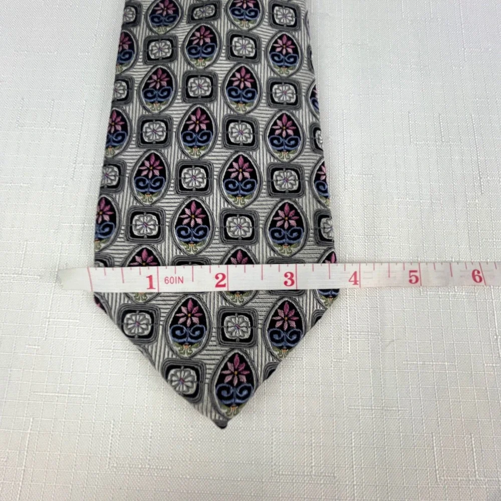 Jos. A. Bank Tie Mens Silver Black Floral Medallion Silk Signature Gold USA‎